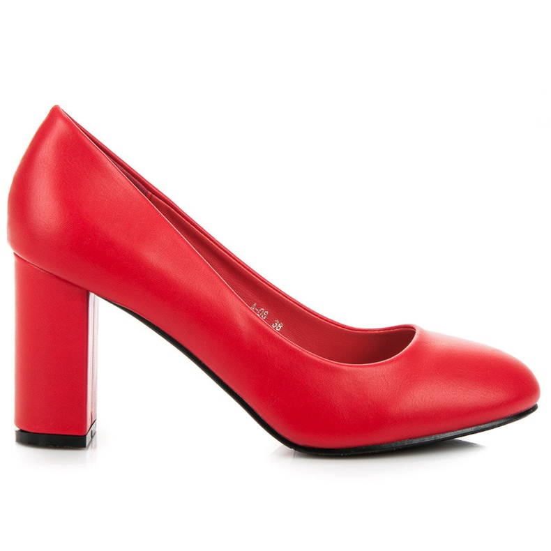 Piros szivattyúk egy oszlopon Piros szivattyúk egy oszlopon