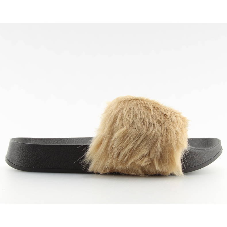 Bézs prémes papucs S36 bézs