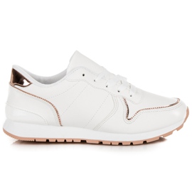 Megkötött fehér tornacipő Megkötött fehér tornacipő