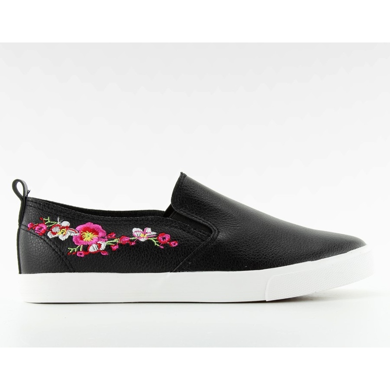 Slipon finom fekete hímzéssel g1204a Fekete