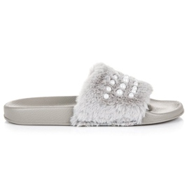 Prémes és gyöngyös papucs szürke