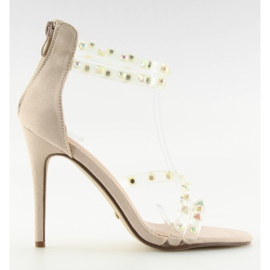 Bézs szandál szilikon hevederekkel