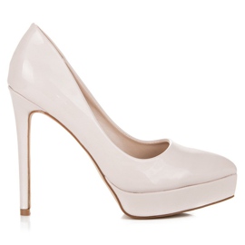 Small Swan Lakkozott sarok a platformon barna