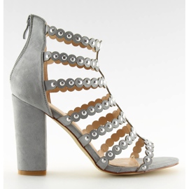 Magas sarkú szandál szürke szürke szegecsekkel