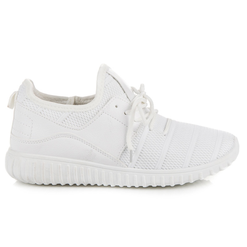 Fehér felbújós tornacipő