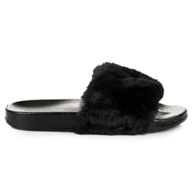 Fekete papucs szőrrel