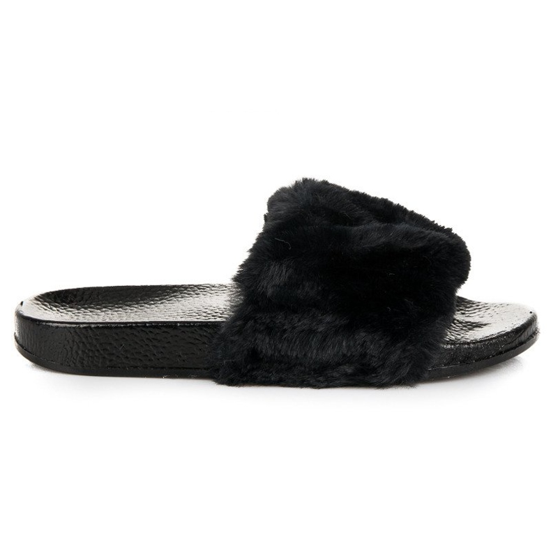 Fekete papucs szőrrel