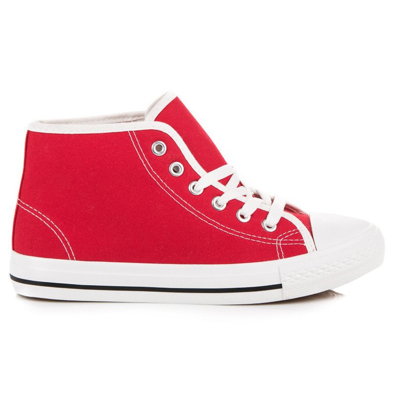 Piros tornacipő a boka fölött Piros tornacipő a boka fölött