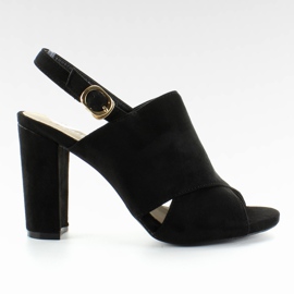 Széles sarkú szandál M227P Fekete