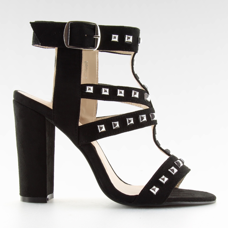 Fekete szandál szegecsekkel 9909-3