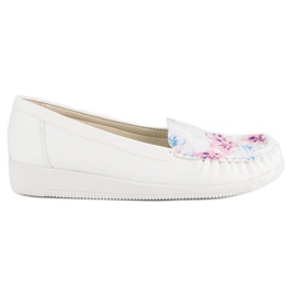 Tullo Fehér mokaszin virágokkal