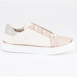 Cipők gyöngyökkel barna