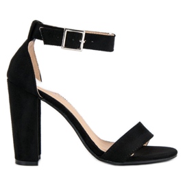 Klasszikus szandál a bárban fekete