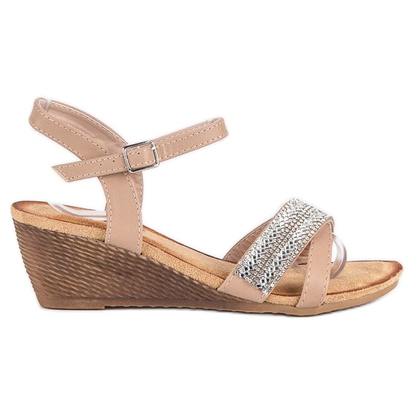 Fama Szandál díszekkel barna