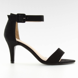 Fekete szandál alacsony sarkú cipőben BL076