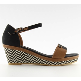 Fekete szandál ékeken J7731-8 fekete