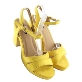 Sárga magas sarkú szandál WH-3K66-16 sárga