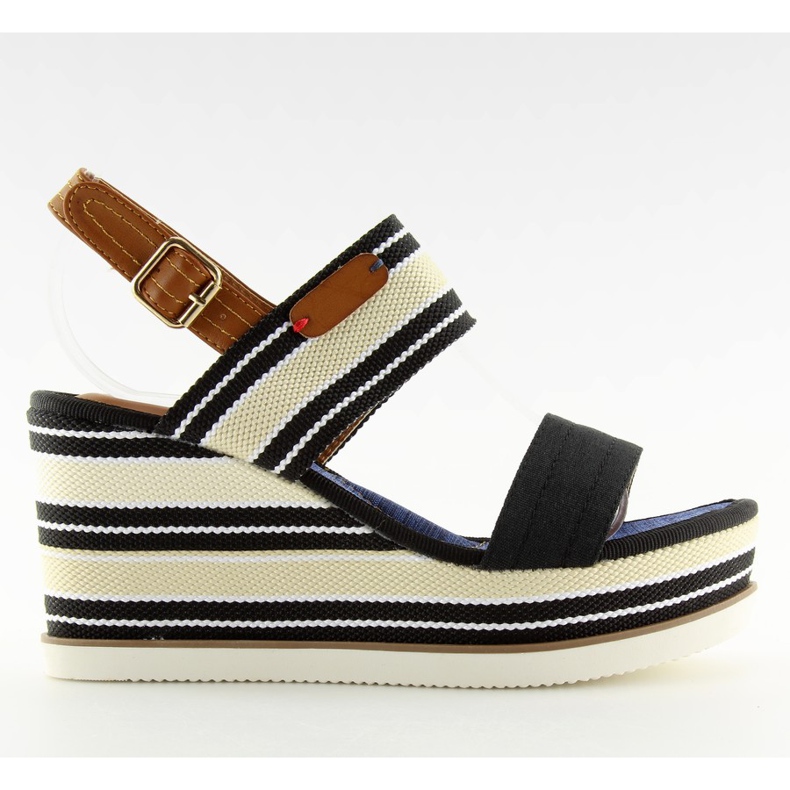 Fekete szandál éksarkú D-37 fekete