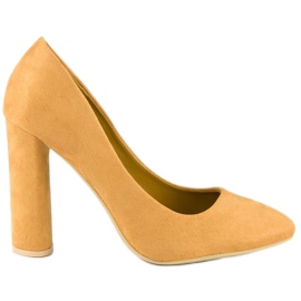 Velúr szivattyúk az oszlopon sárga