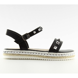 Fekete szandál szegecsekkel 35-132 fekete Fekete szandál szegecsekkel 35-132 fekete