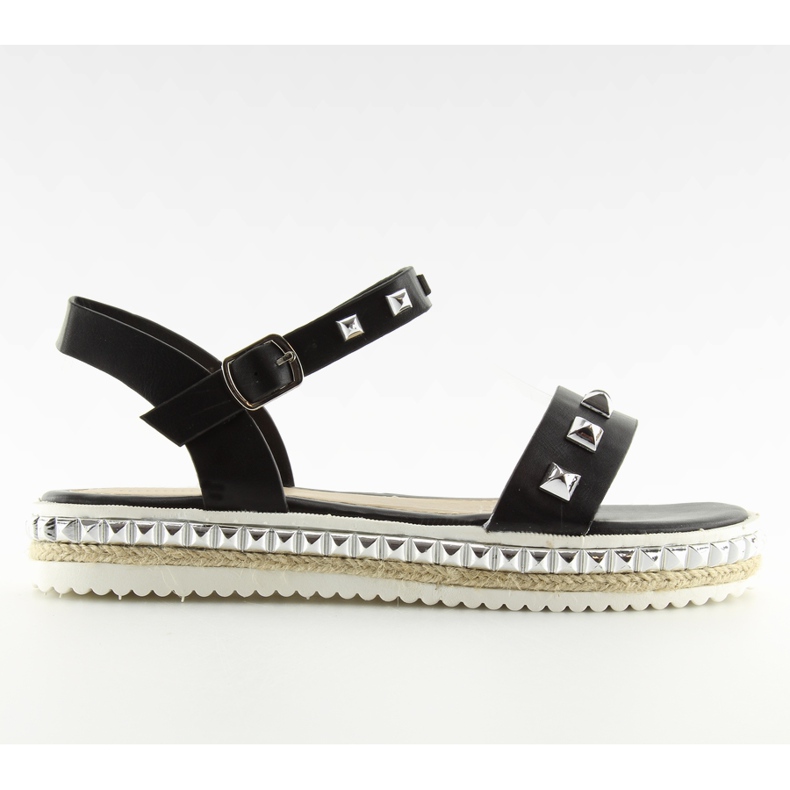 Fekete szandál szegecsekkel 35-132 fekete