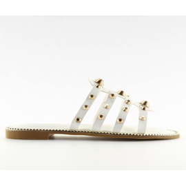 Fehér szegecses papucs 99-41 Fehér Fehér szegecses papucs 99-41 Fehér