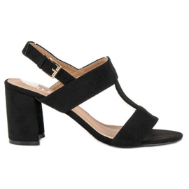 SDS Fekete szandál a poszton SDS Fekete szandál a poszton