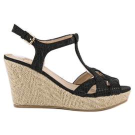 Corina Fekete ékszandál