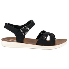 Fekete szandál csattal Fekete szandál csattal