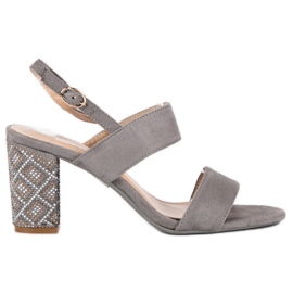 Stílusos szandál gyöngyökkel szürke