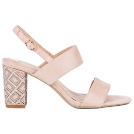 Stílusos szandál gyöngyökkel barna