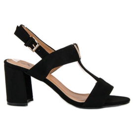 Női szandál oszlopon fekete Női szandál oszlopon fekete