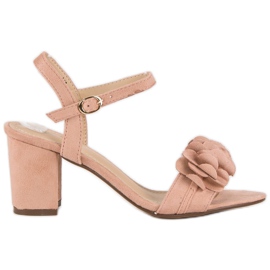 Top Shoes Rózsaszín szandál egy oszlopon Top Shoes Rózsaszín szandál egy oszlopon