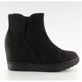 Szigetelt cipők J0029 fekete