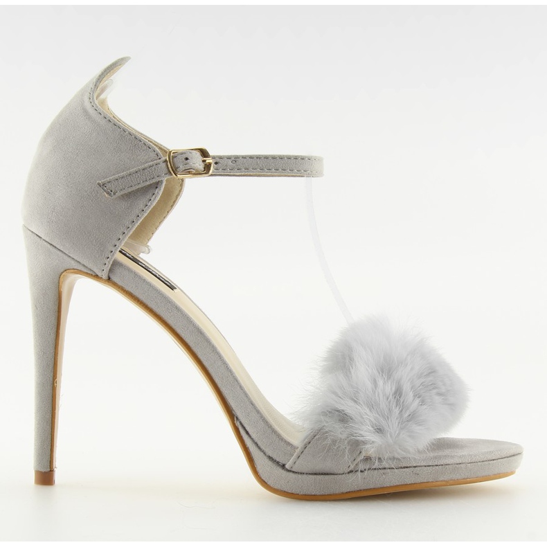 Szürke szandál egy szürke L6120 szürke magassarkún