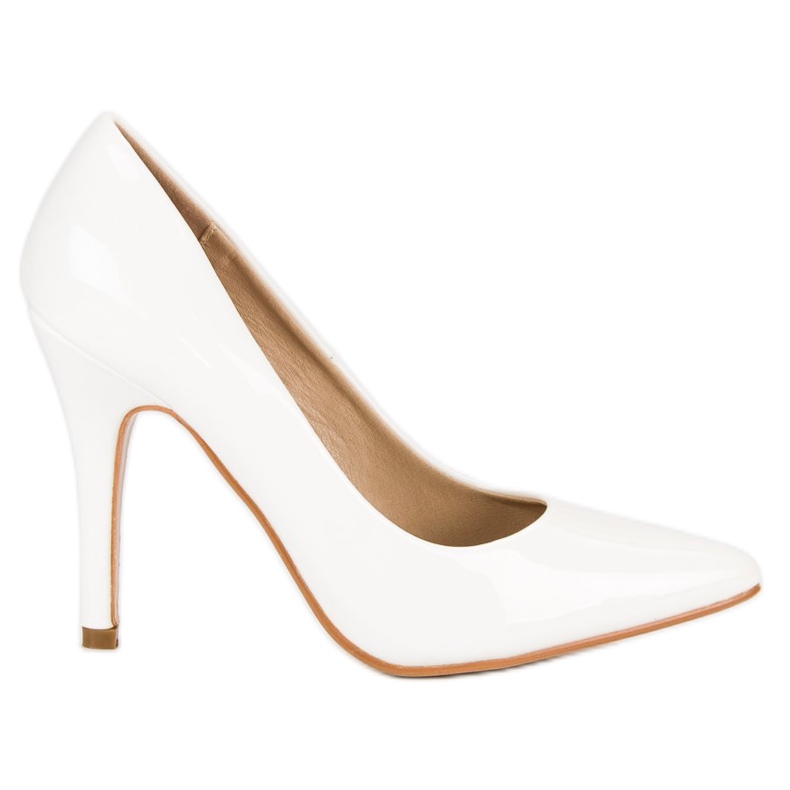 Fehér lakkozott csapok