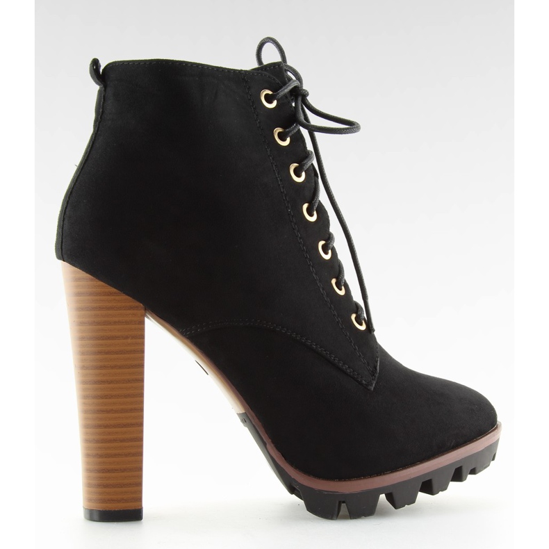 Fekete magassarkú csizma magassarkúval 118-1