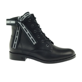 Masnival és Badura szegecsekkel díszített csizma fekete