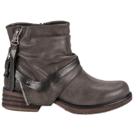 Queentina Szürke munkások