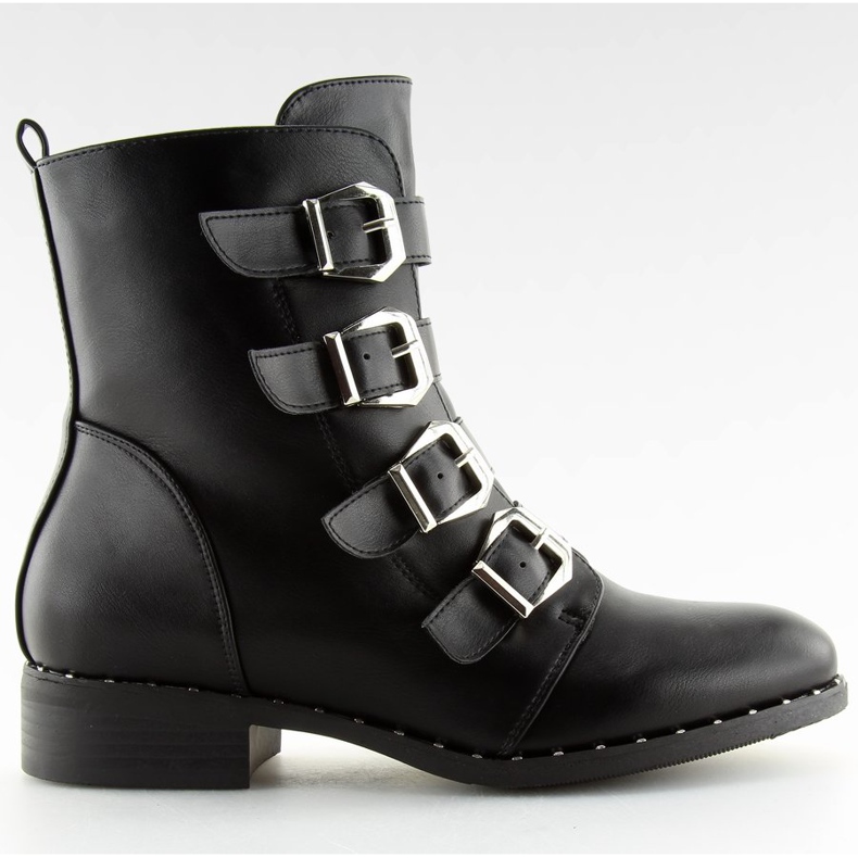 Csizmák csattal fekete 6312 fekete