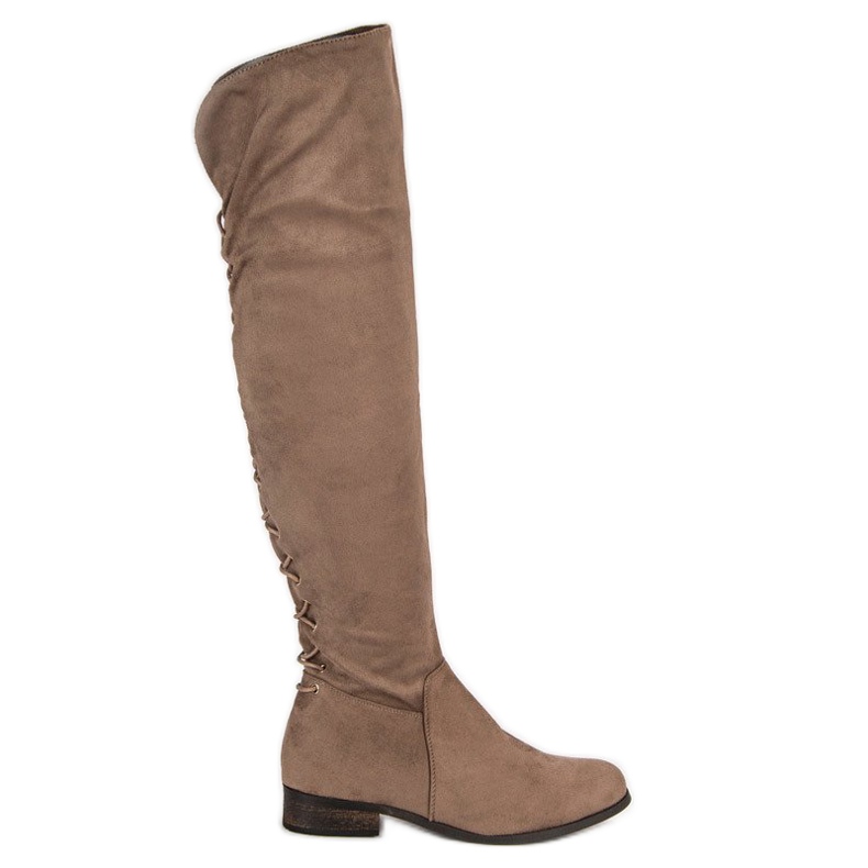 Barna muskétás csizma