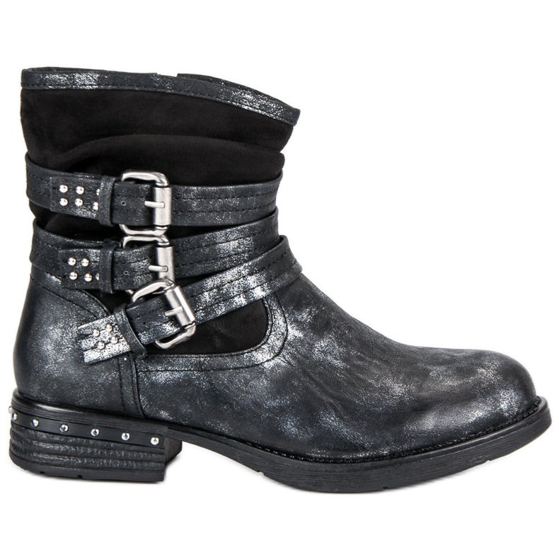 Kayla Fekete munkások