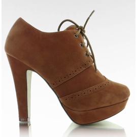 MJ703 teve alacsony cipő barna