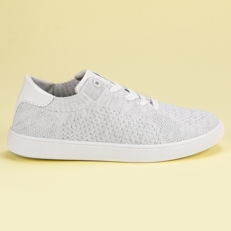 Kényelmes sportcipő fehér