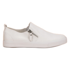Cipzáros cipők fehér