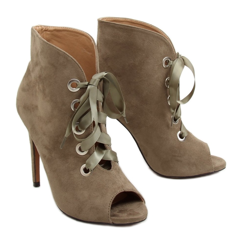 Zöld cipő nyitott ujjakkal 680-32 Zöld