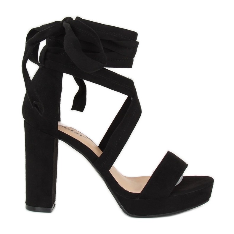 Fekete szandál az NC805 platformon