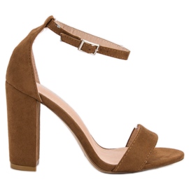 Ch. Creation Teve szandál egy bárban barna