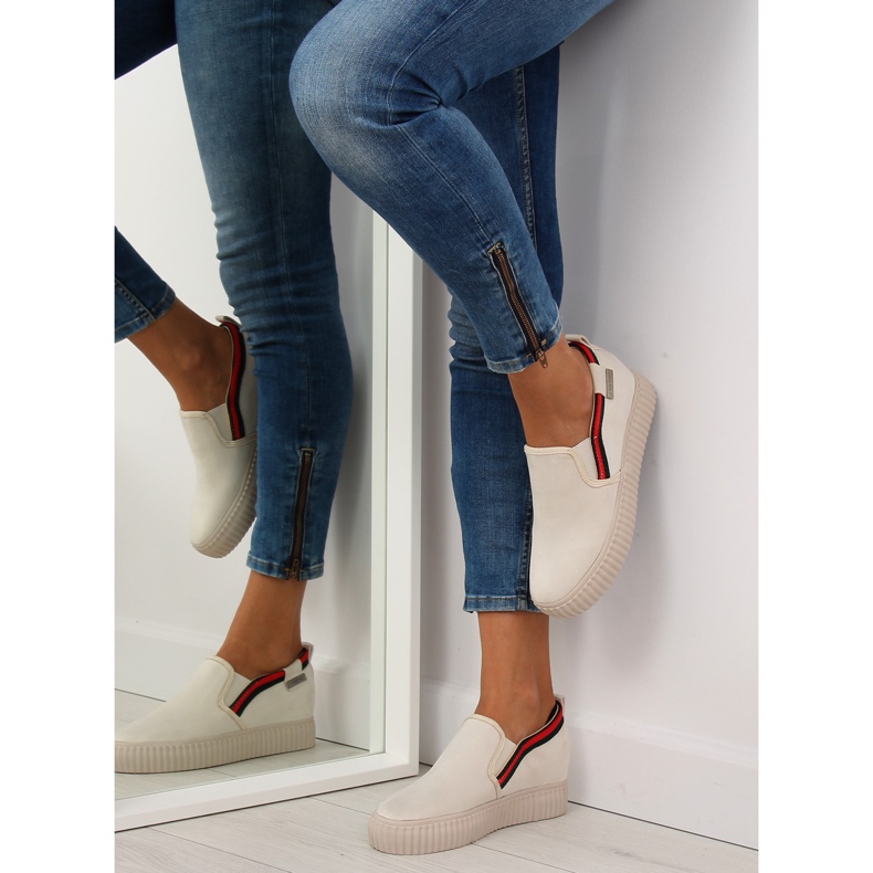 Bézs csúszós cipők 107-40 Bézs II-GAT