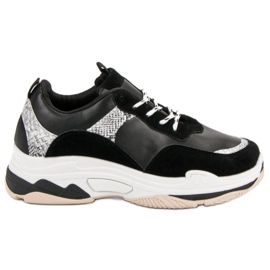 Fekete cipők mintával